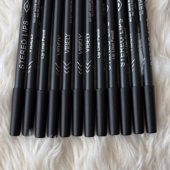 Vibe Lip Liner Pencil - Bold Red - Picture 4 of 4